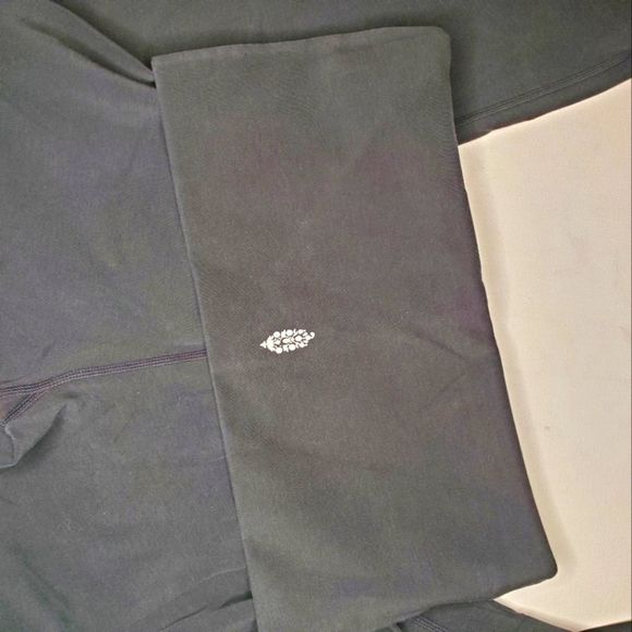 2 Pairs FP High Waisted Leggings - Picture 3 of 5